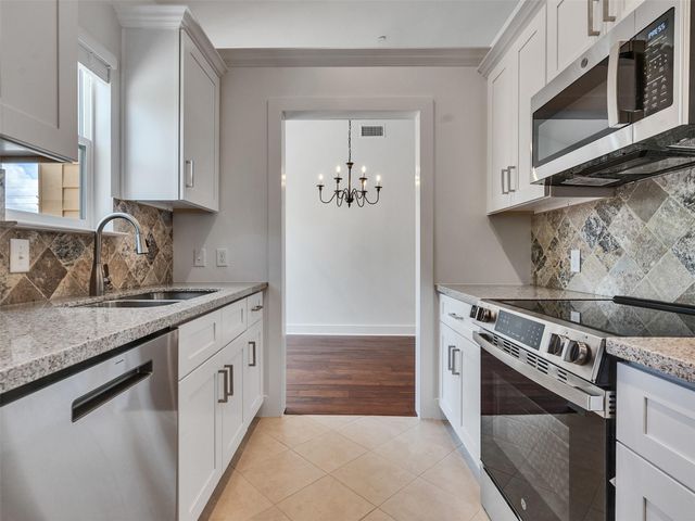 2829 Timmons Lane 204, Houston, TX 77027