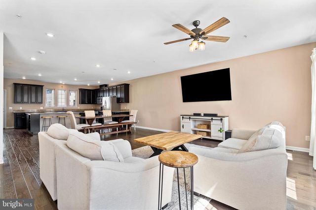 441 TALL OAKS DR, Warminster, PA 18974