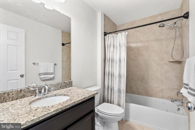 441 TALL OAKS DR, Warminster, PA 18974