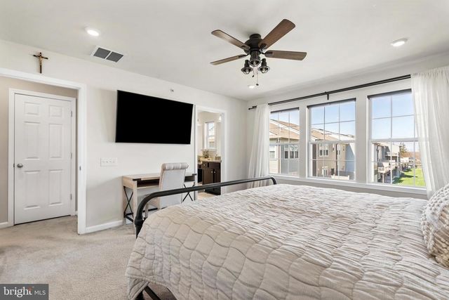 441 TALL OAKS DR, Warminster, PA 18974