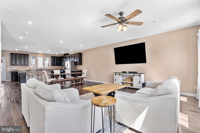 441 TALL OAKS DR, Warminster, PA 18974