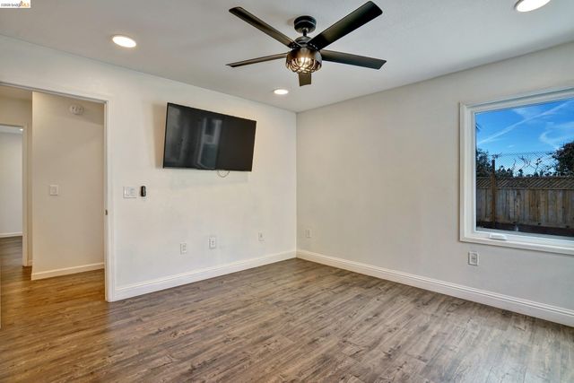 207 Bergedo, Oakland, CA 94603