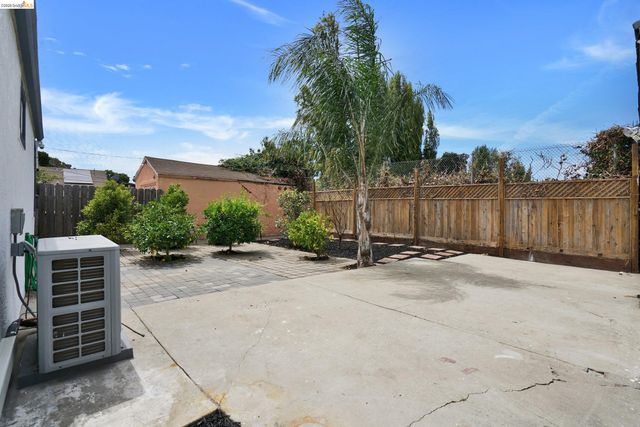 207 Bergedo, Oakland, CA 94603