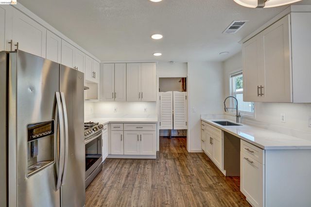 207 Bergedo, Oakland, CA 94603