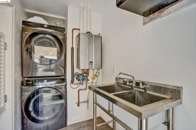 207 Bergedo, Oakland, CA 94603