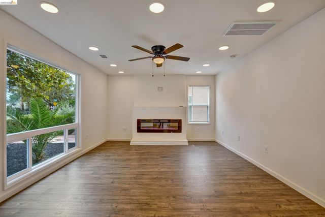 207 Bergedo, Oakland, CA 94603