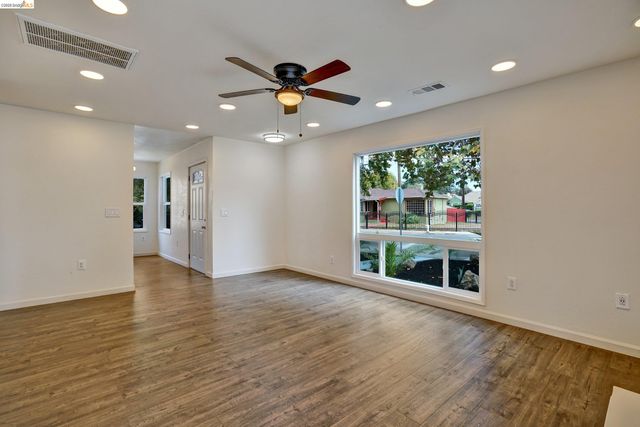 207 Bergedo, Oakland, CA 94603