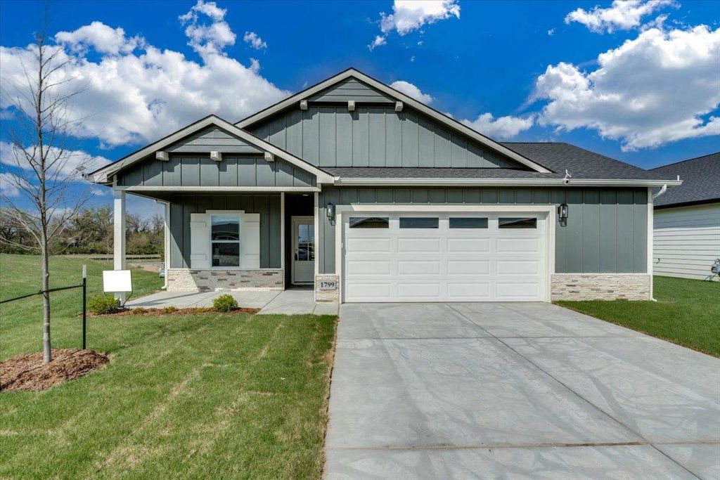 1799 W Redbud Lane, Goddard, KS 67052