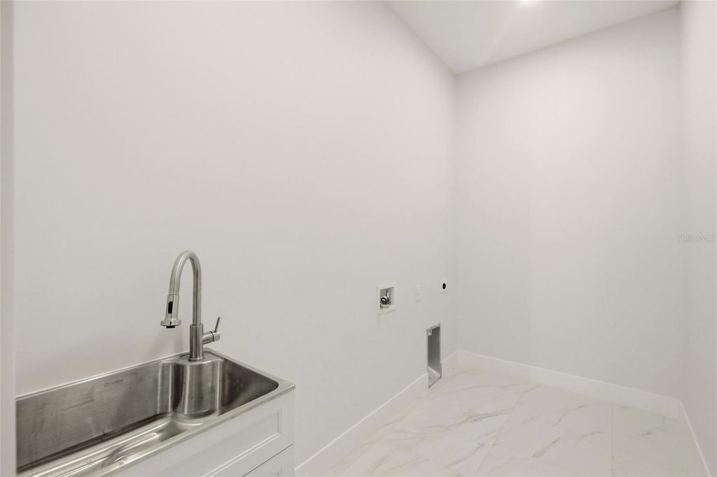 Image 26 of property listing at 17 LONG MEADOW ROAD, Rotonda West, FL 33947