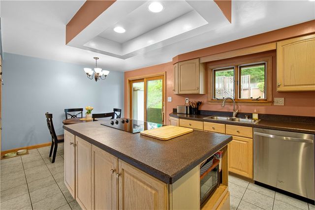 410 Hi Tor Dr, Pleasant Hills, PA 15236