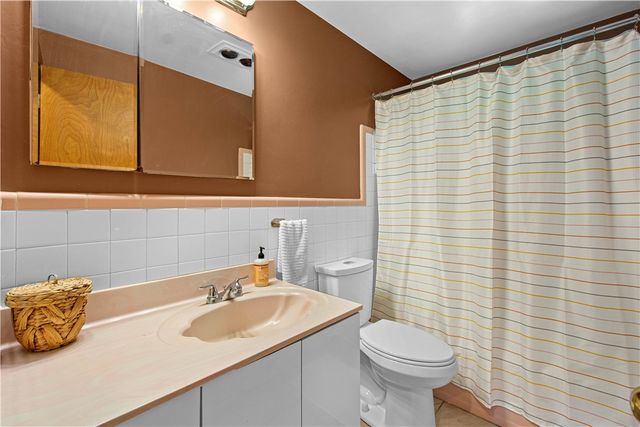 410 Hi Tor Dr, Pleasant Hills, PA 15236