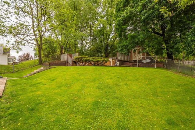 410 Hi Tor Dr, Pleasant Hills, PA 15236