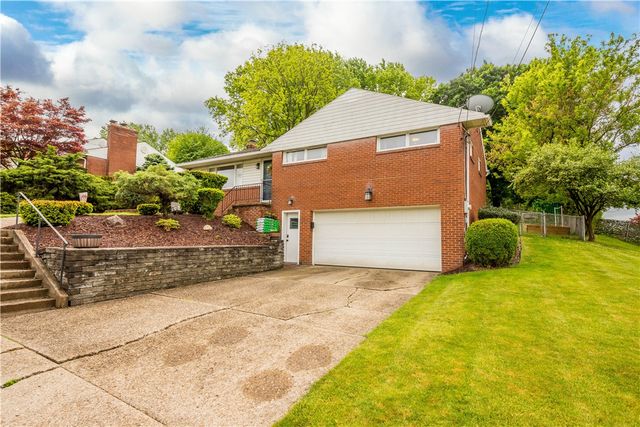 410 Hi Tor Dr, Pleasant Hills, PA 15236