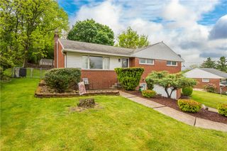 410 Hi Tor Dr, Pleasant Hills, PA 15236