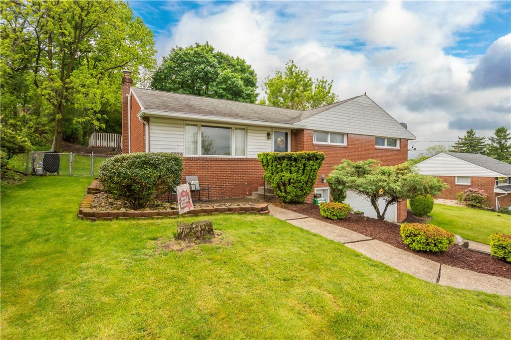 410 Hi Tor Dr, Pleasant Hills, PA 15236