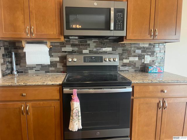 13009 S 49th Street, Papillion, NE 68133