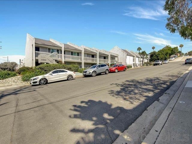 1124 Eureka St. 16, San Diego, CA 92110
