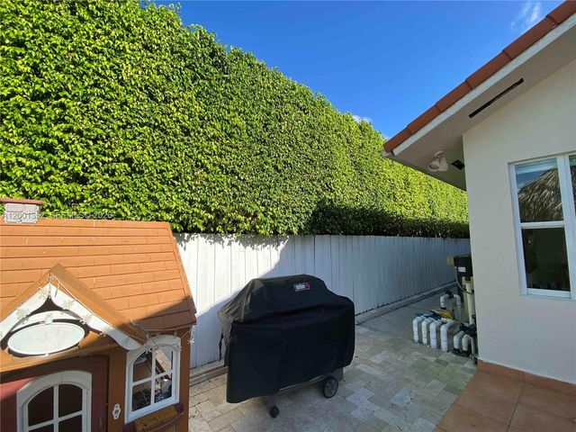 14302 SW 15th St, Miami, FL 33184