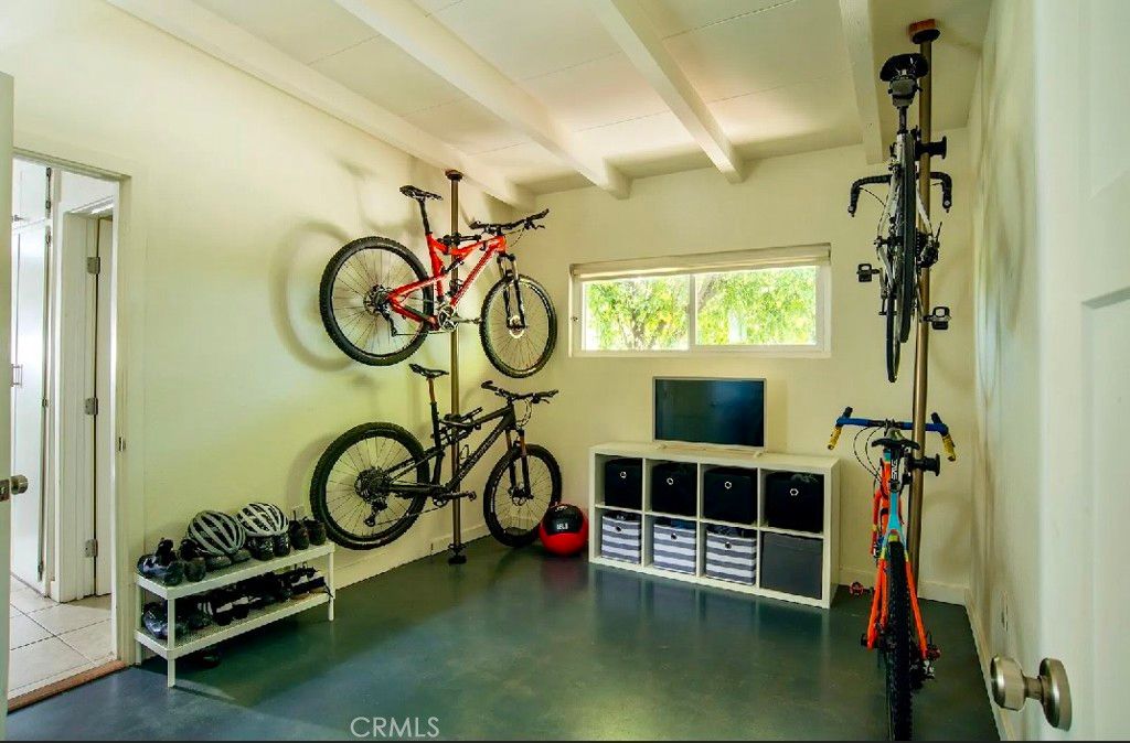 Image 12 of property listing at 1329 Campus Avenue, Redlands, CA 92374