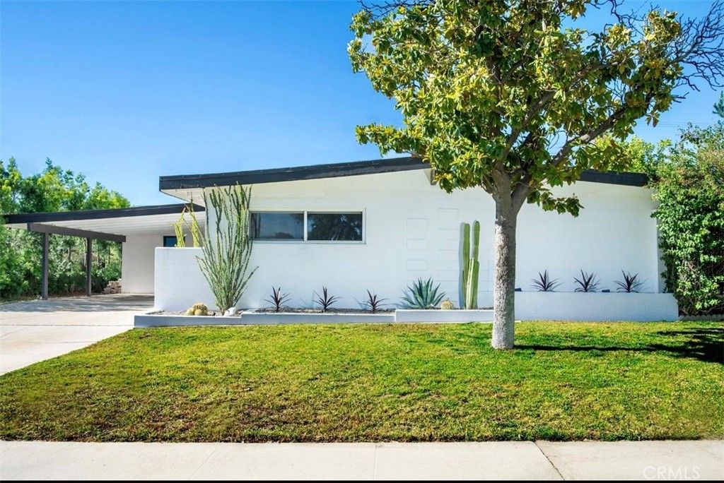 Image 2 of property listing at 1329 Campus Avenue, Redlands, CA 92374