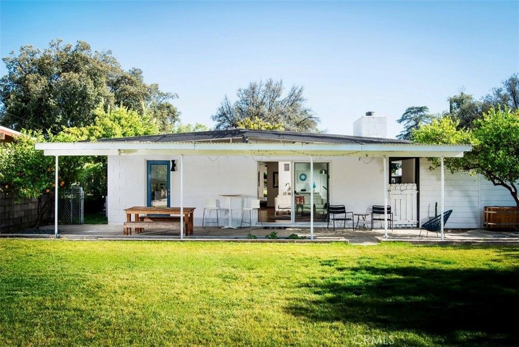 Image 21 of property listing at 1329 Campus Avenue, Redlands, CA 92374