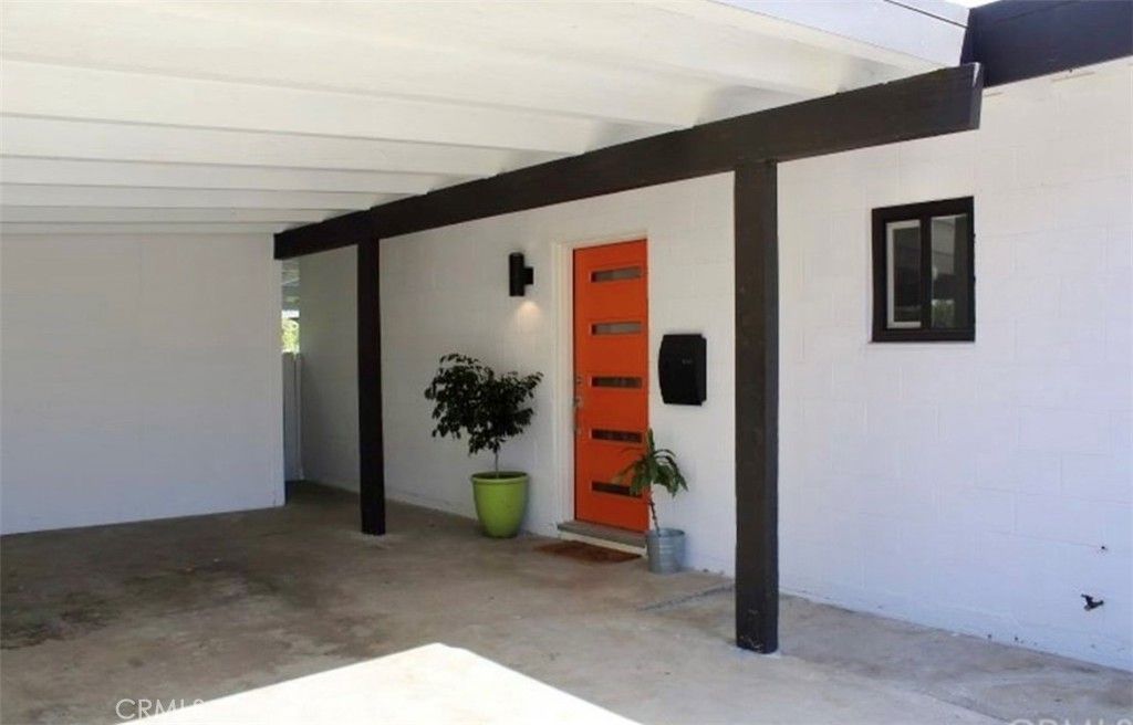 Image 3 of property listing at 1329 Campus Avenue, Redlands, CA 92374