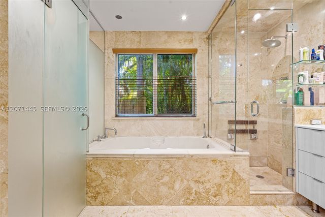 7970 Hawthorne Ave, Miami Beach, FL 33141