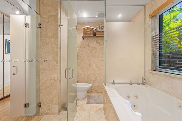 7970 Hawthorne Ave, Miami Beach, FL 33141