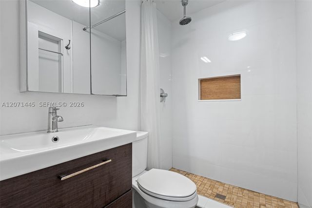 7970 Hawthorne Ave, Miami Beach, FL 33141