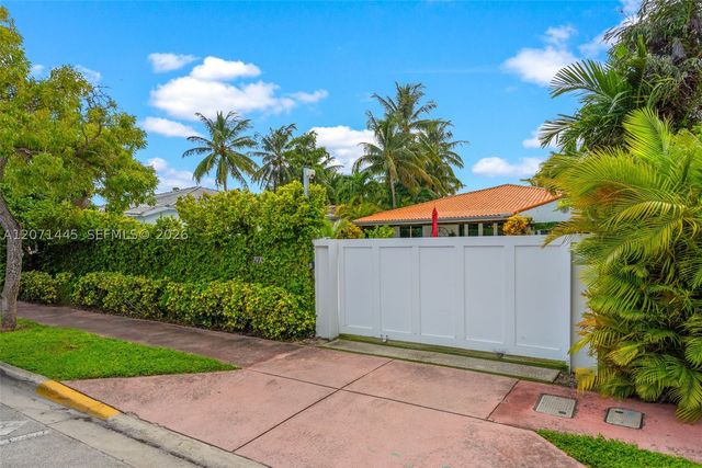 7970 Hawthorne Ave, Miami Beach, FL 33141