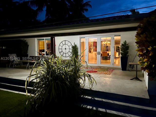 7970 Hawthorne Ave, Miami Beach, FL 33141