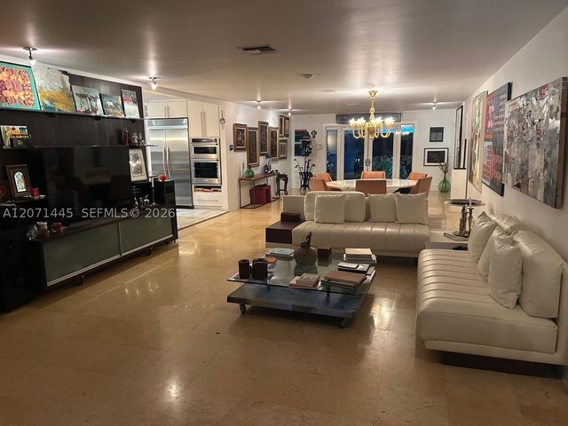 7970 Hawthorne Ave, Miami Beach, FL 33141
