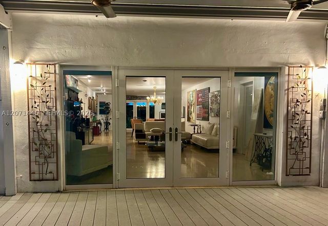 7970 Hawthorne Ave, Miami Beach, FL 33141