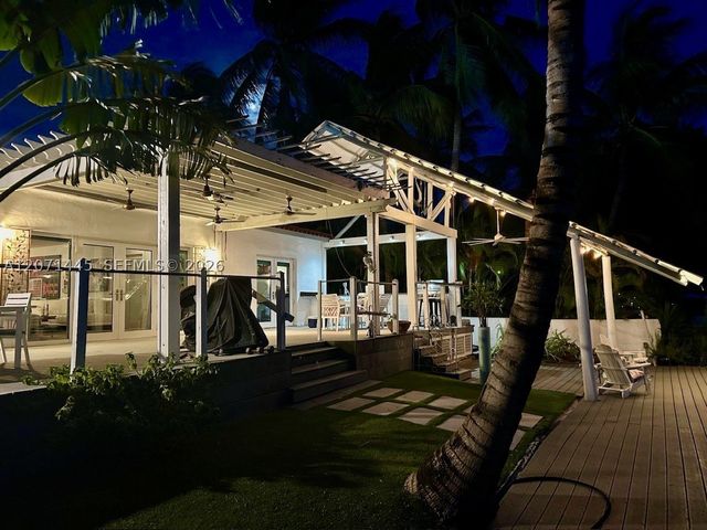7970 Hawthorne Ave, Miami Beach, FL 33141