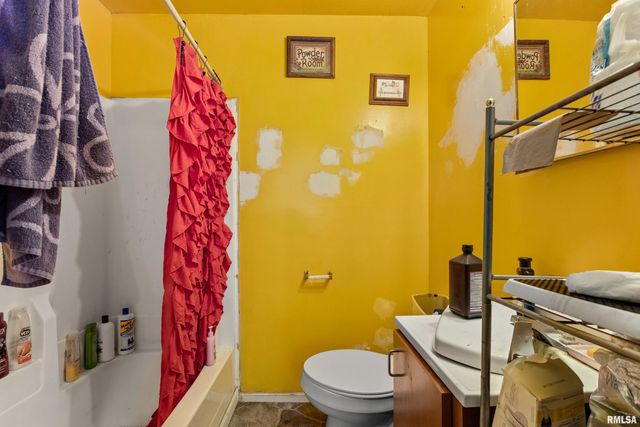 1206 W JOHNSON Street, Peoria, IL 61605