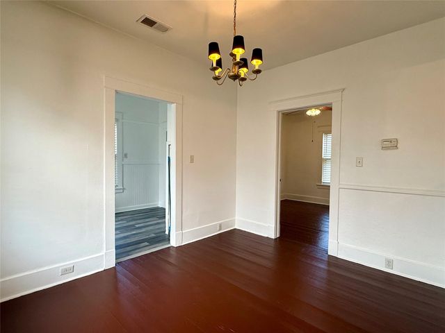1916 26th Street, Galveston, TX 77550