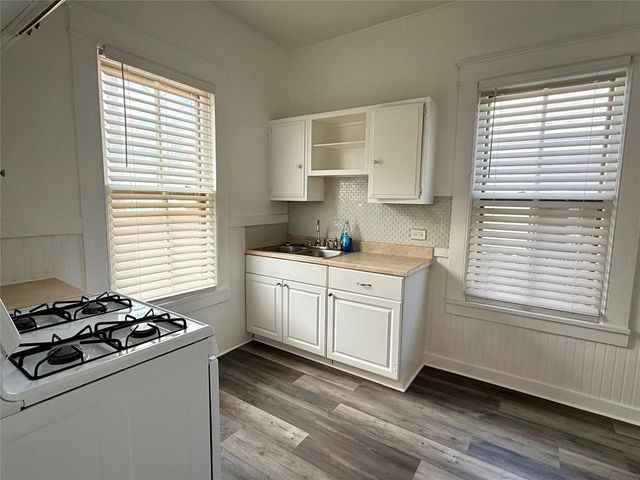 1916 26th Street, Galveston, TX 77550