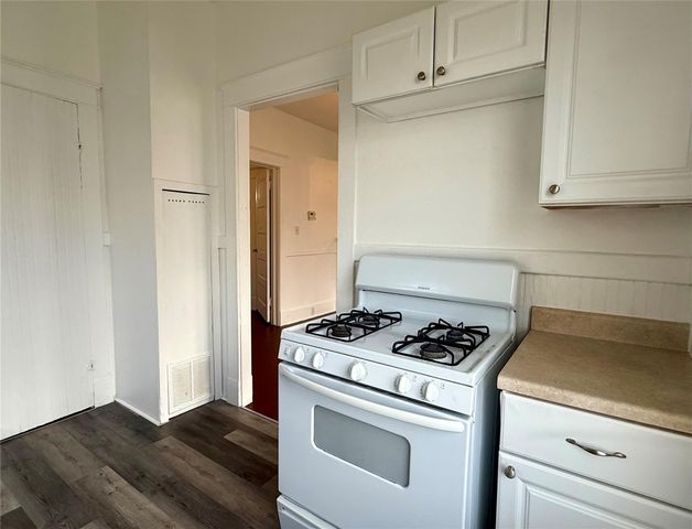 1916 26th Street, Galveston, TX 77550