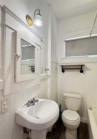 1916 26th Street, Galveston, TX 77550
