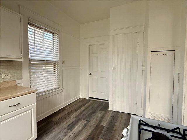 1916 26th Street, Galveston, TX 77550