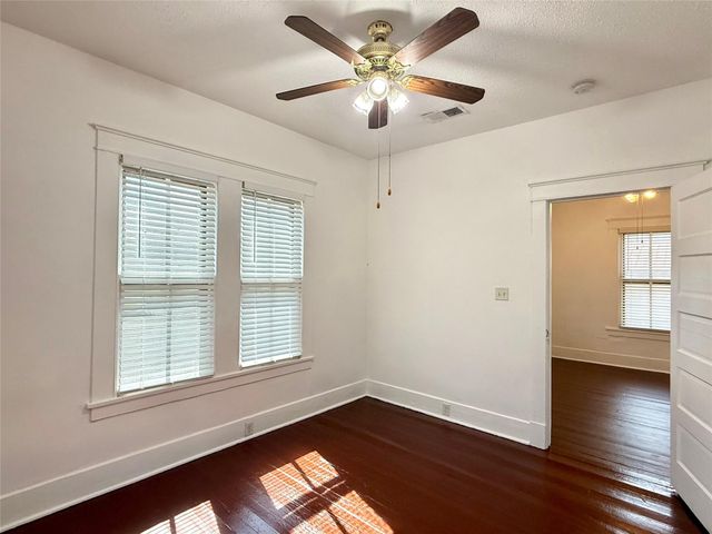 1916 26th Street, Galveston, TX 77550