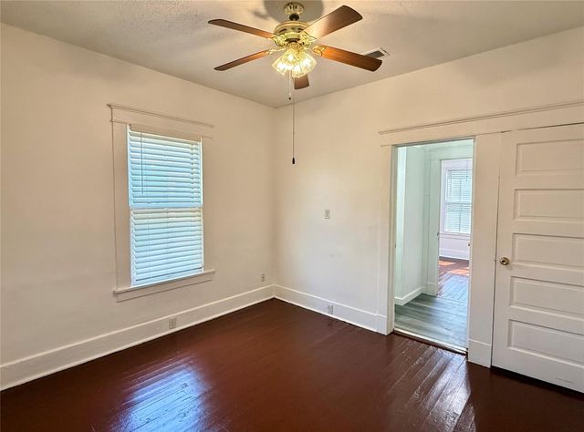 1916 26th Street, Galveston, TX 77550