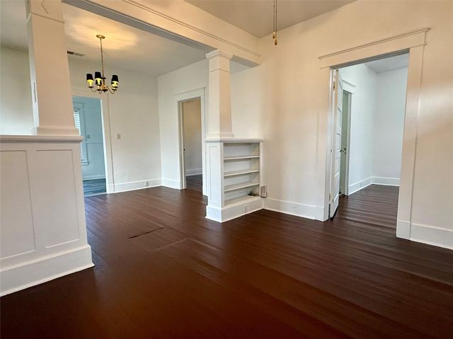 1916 26th Street, Galveston, TX 77550