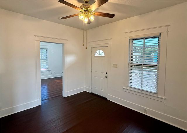 1916 26th Street, Galveston, TX 77550