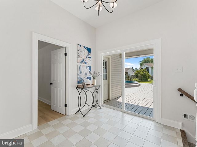 16 BRYANT RD, Blackwood, NJ 08012