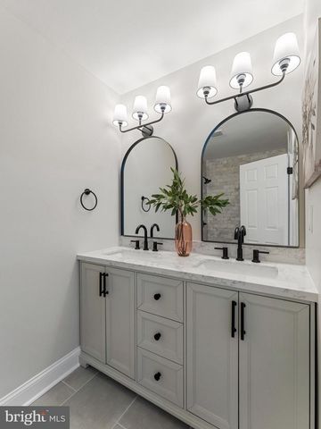 16 BRYANT RD, Blackwood, NJ 08012