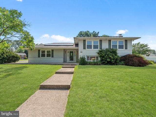 16 BRYANT RD, Blackwood, NJ 08012