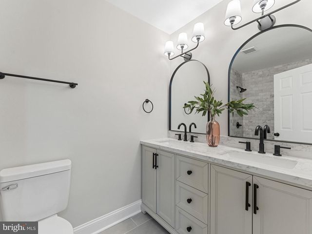 16 BRYANT RD, Blackwood, NJ 08012