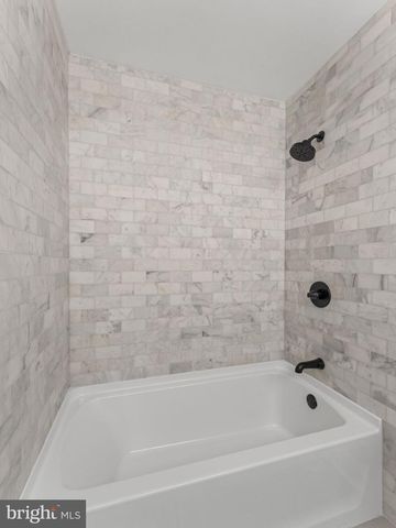 16 BRYANT RD, Blackwood, NJ 08012