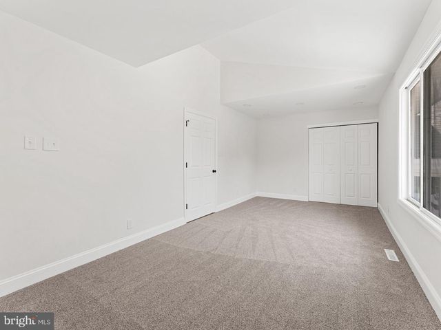 16 BRYANT RD, Blackwood, NJ 08012